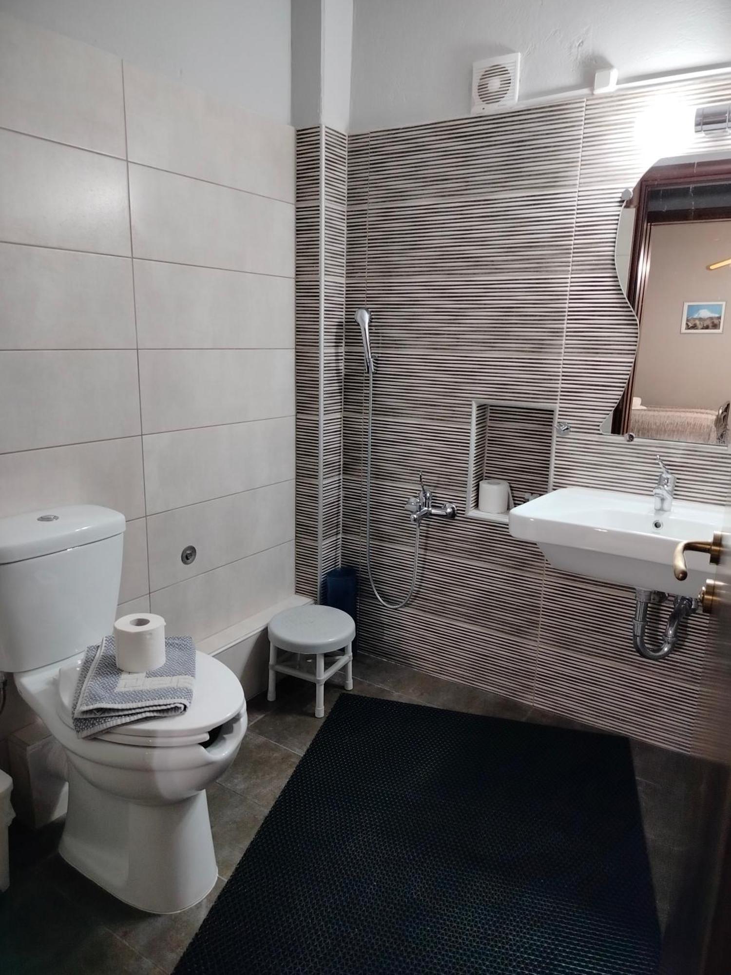 Iliahtida Apartments Ровиес Екстериор снимка