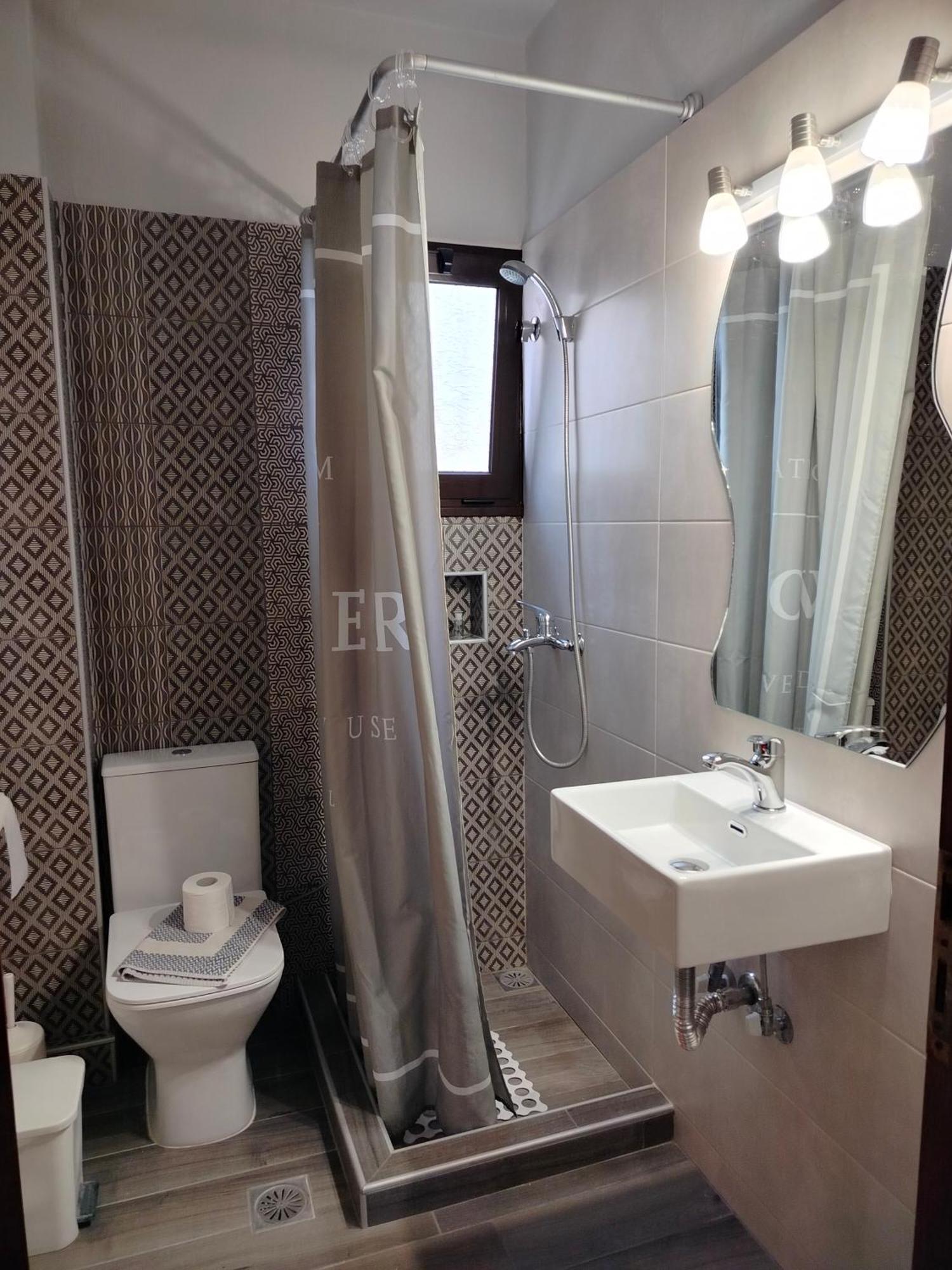 Iliahtida Apartments Ровиес Екстериор снимка